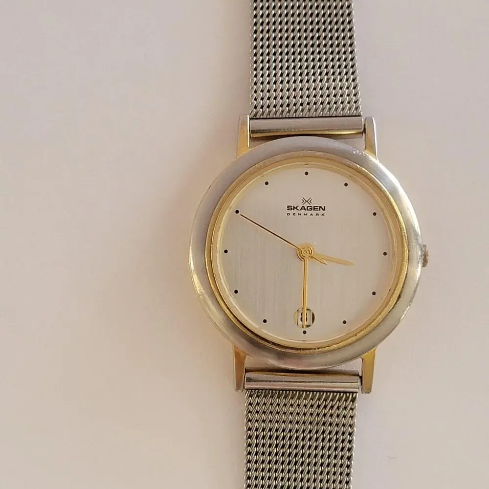 Skagen Womens Watch Silver Dial Gold Case Silver Mesh Bracelet Date 165GS
